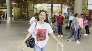 Sunny Leone, Ahsaas Channa Spotted At Mumbai Airport