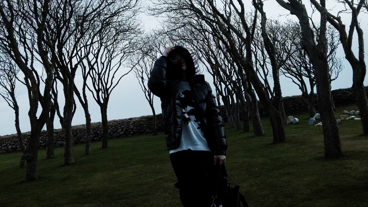 5v - wither prod. scarletchoir + casketz (music video) adlı videoyu YouTube'da izle 5v - wither prod. scarletchoir + casketz (music video) adlı videoyu YouTube'da izle