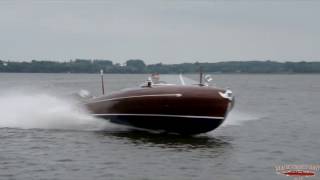 1939 24' Greavette Streamliner Making a Turn