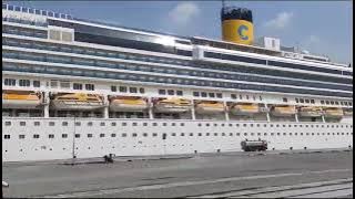Cruise ship