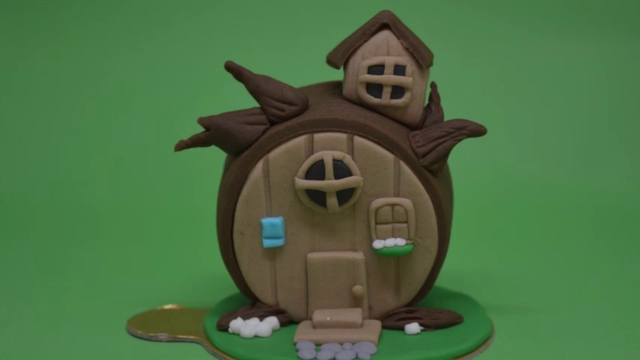 PÃO DE MEL DECORADO CASINHA DO URSO (MASHA E O URSO)