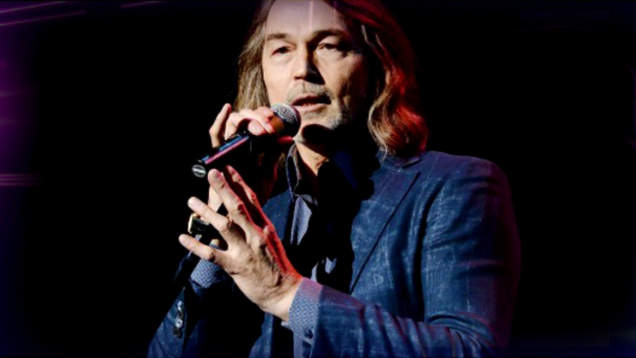 Сокрушительная новость про Никаса Сафронова #mosshow - YouTube