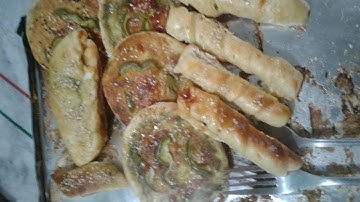 Low cost lunch  box  Snacks  ketchup roll pizza Cracker  cheese free