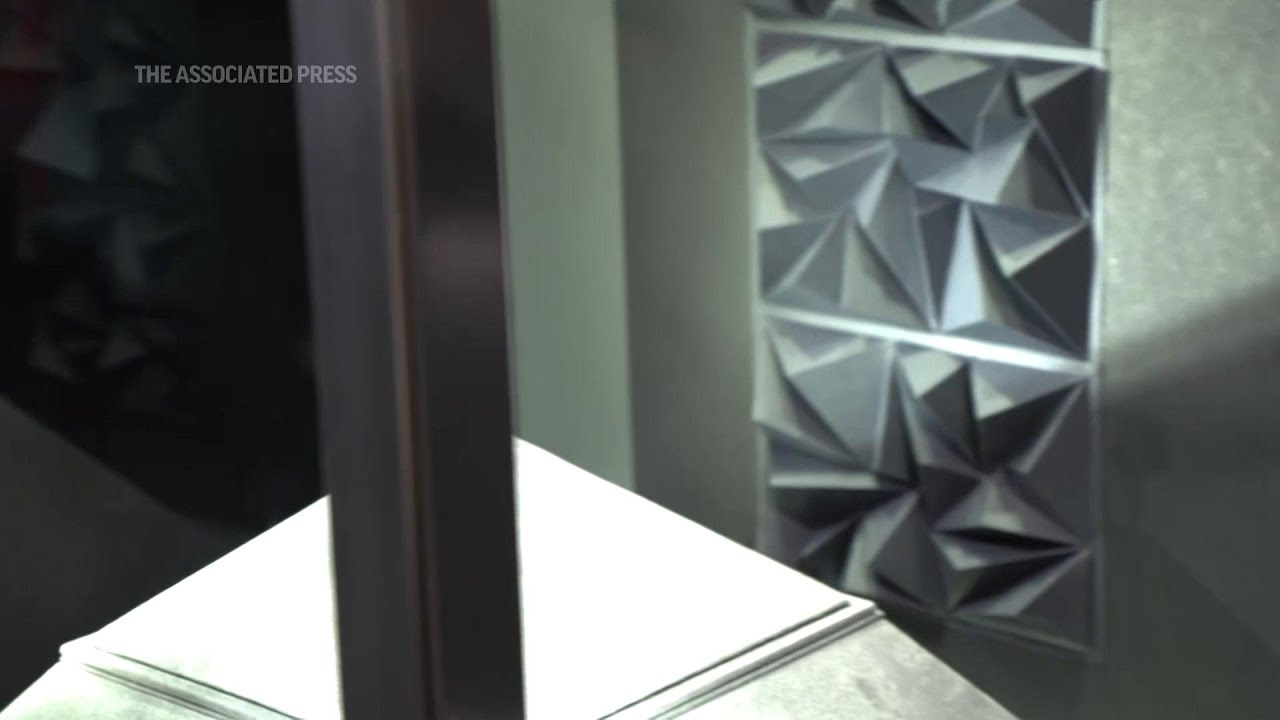 Sotheby's sells two record-breaking jewells in NY