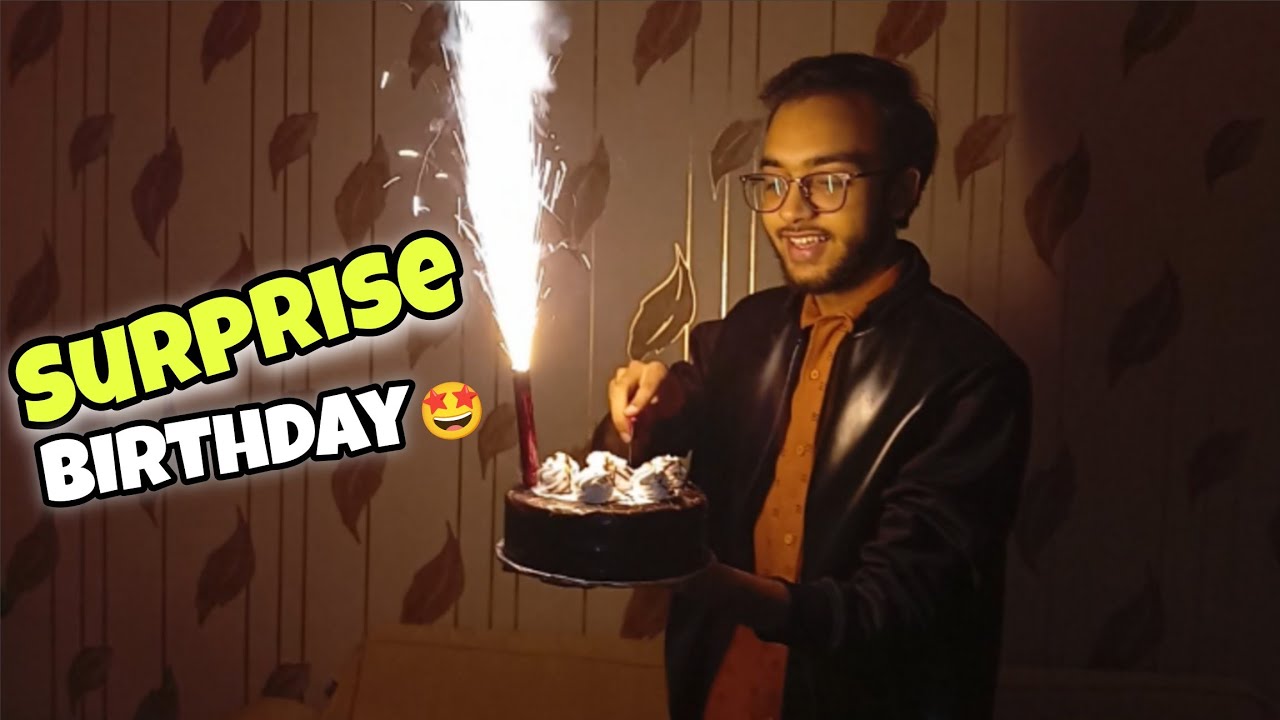 SURPRISE BIRTHDAY CELEBRATION BY FRIEND 🎉 🎂ABDUL WAHAB NE SURPRISE DE DIYA 🤩😊