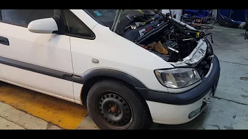 Kde je benzín natankovaný do služebního vozidla?