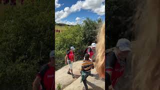 Zondag kerkdag in Tanzania! 🫶🏽🤩🎶#muskathlon #dagvlog #tanzania