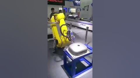 GWEIKE Fanuc robot arm fiber laser cutting