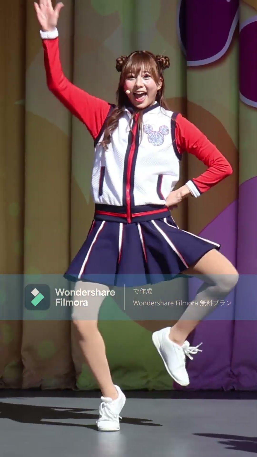 てんちょー | . おいミッキーさん！ お姉さんの背中さすさすする