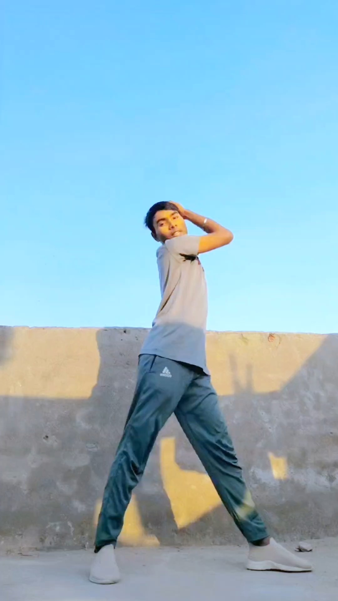 Sad Gurlz Love Money l Remix l Dance Cover l Vinod l #sadgurlzluvmoney #shorts #amaarae #dance