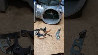 1936 Ford Phaeton- changing the points inside distributor, helmet style.