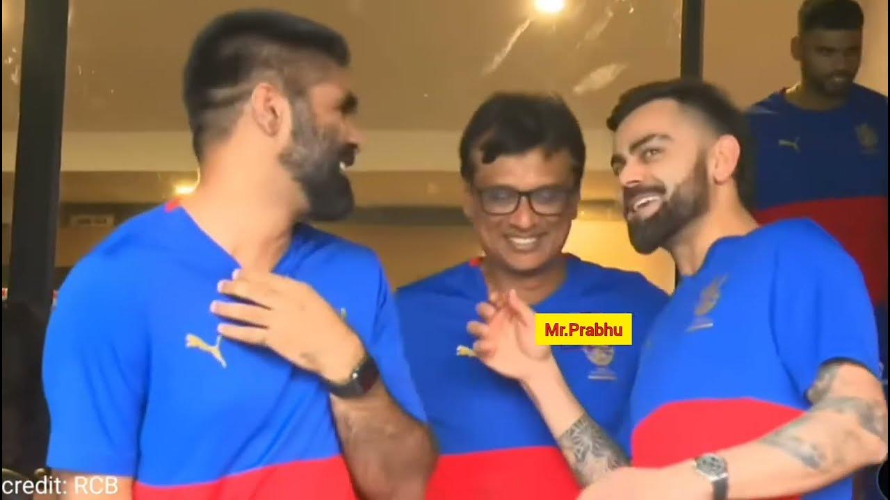 Rcb women gourd of honour by rcb mens team virat kohli glenn maxwell
