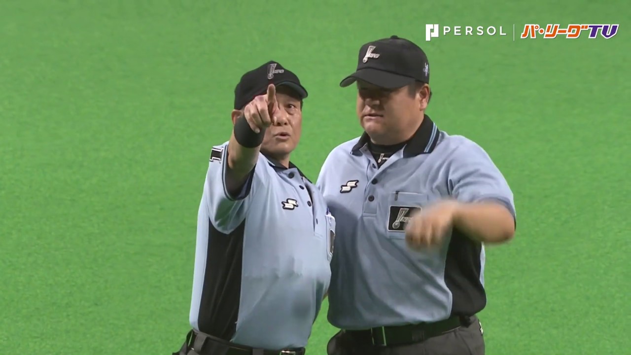 試合中断の理由は、放送席ではなかったようです…