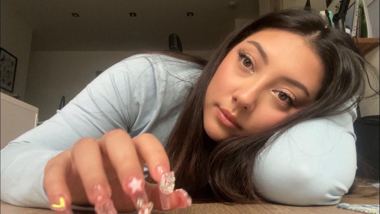 ASMR window sill tapping, floor tapping, and nail on nail tapping (lofi asmr) 💚🍀