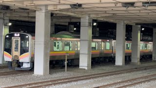 【E129系100番台 OM出場回送】E129系100番台ニイA13編成が警笛+力強い空笛を鳴らしてOM構内を発車するシーン(構回8775M)2022.3.29