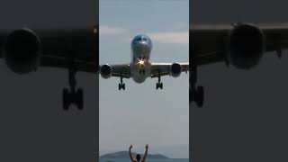 OVERHEAD LANDING 😱😳💪 #shorts #aviationvideo #aviation