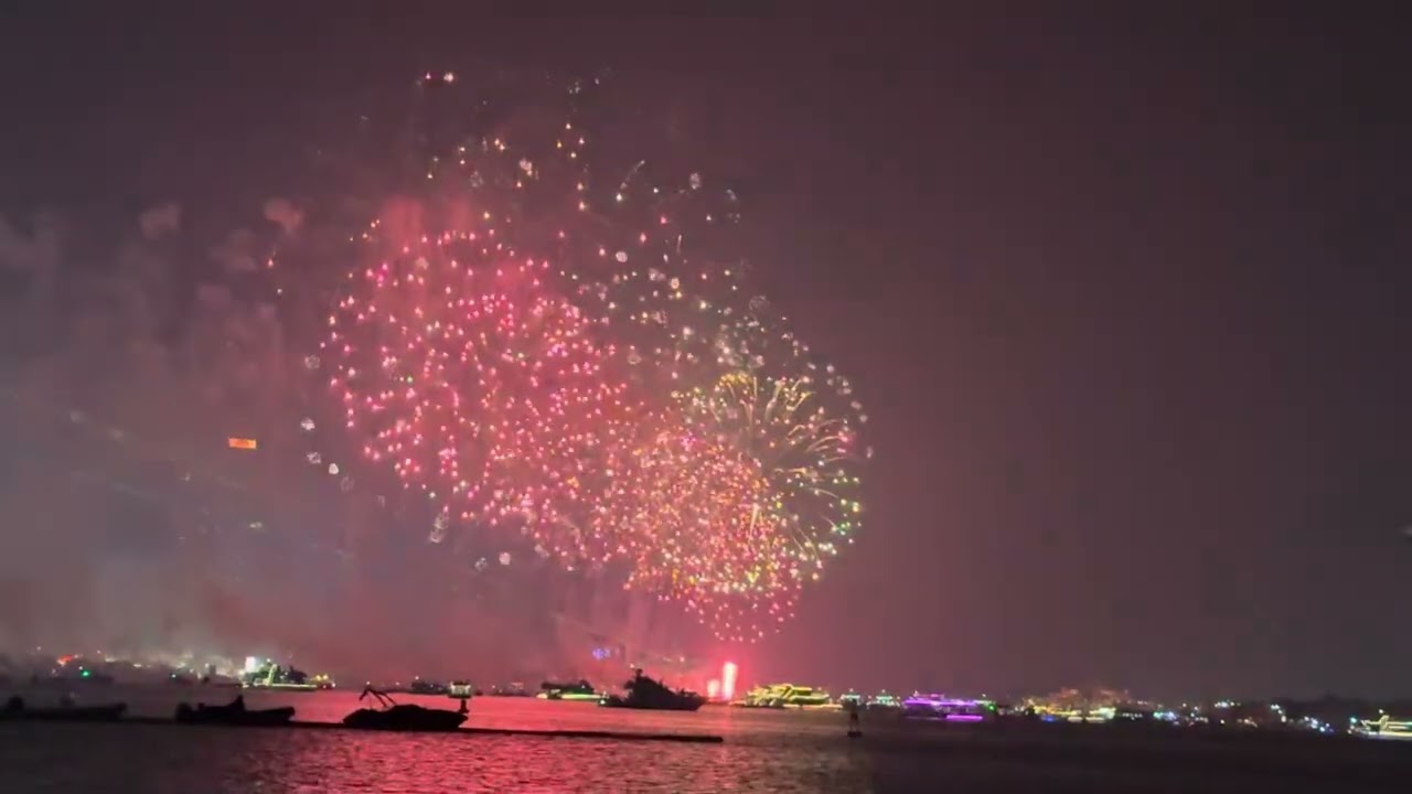 Big fireworks /abudhsbi national day 