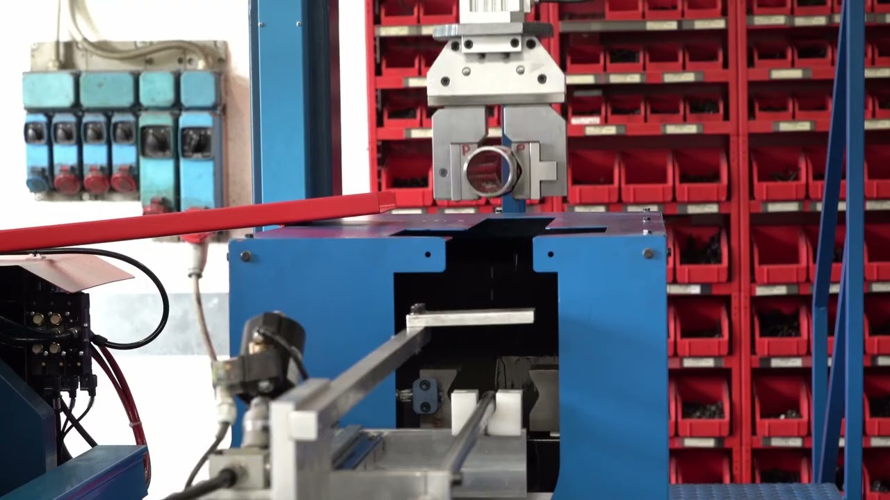 LINEA TRANSFER 5 STAZIONI CNC 7 ASSI / Transfer line 5 7-axis CNC stations