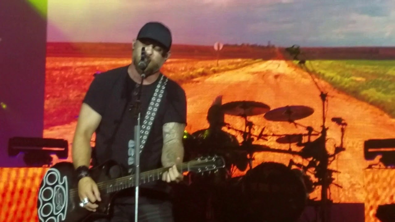Brantley Gilbert *Dirt Road Anthem* Pittsburgh 8/6/17 YouTube