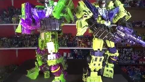 Toyworld Constructor Masterpiece Devastator Review. Deluxe Baldwin Reviews.