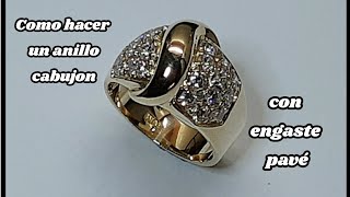 Anillo cabujon con engaste pavé