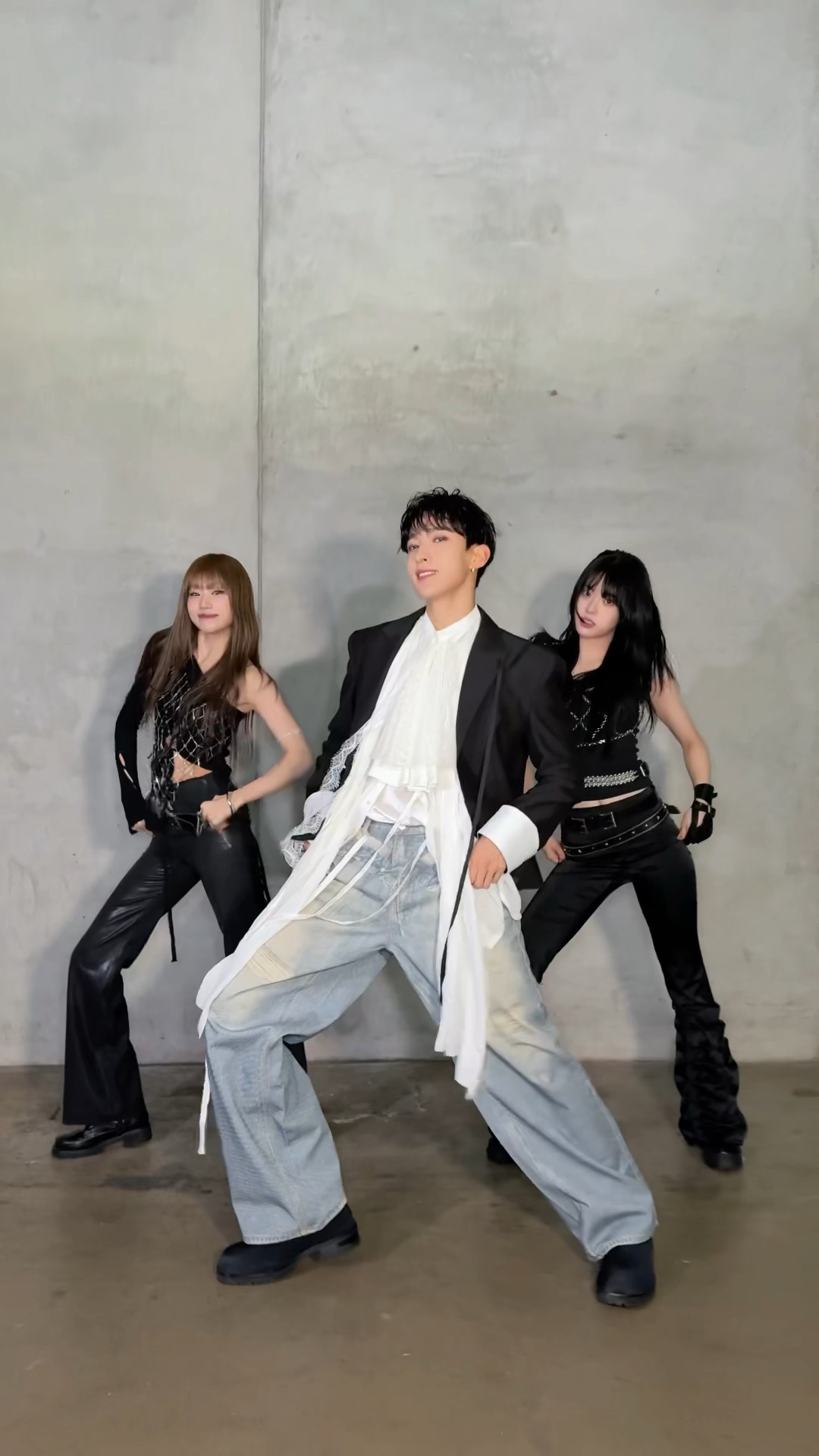 #청바지챌린지 ? with #코코 #KOKO #최정은 #CHOIJUNGEUN #이즈나 #izna #도겸 #DK#부석순#BSS#BSS_TELEPARTY#부석순_청바지#BSS_CBZ