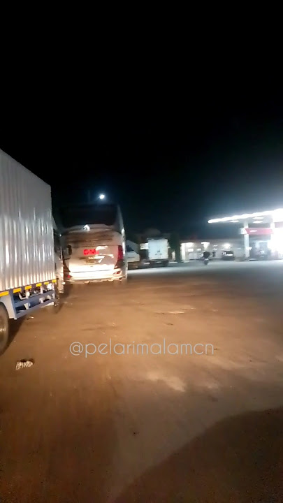 Perjalanan malam hari #trukmania #pickupmania #sayurbalap #busmania #pelarimalamcn