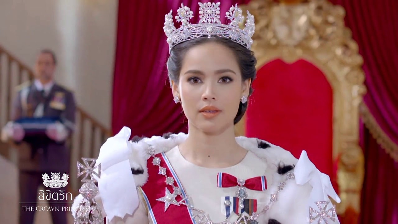 สกู๊ปชุดเจ้าหญิงและเสื้อผ้า