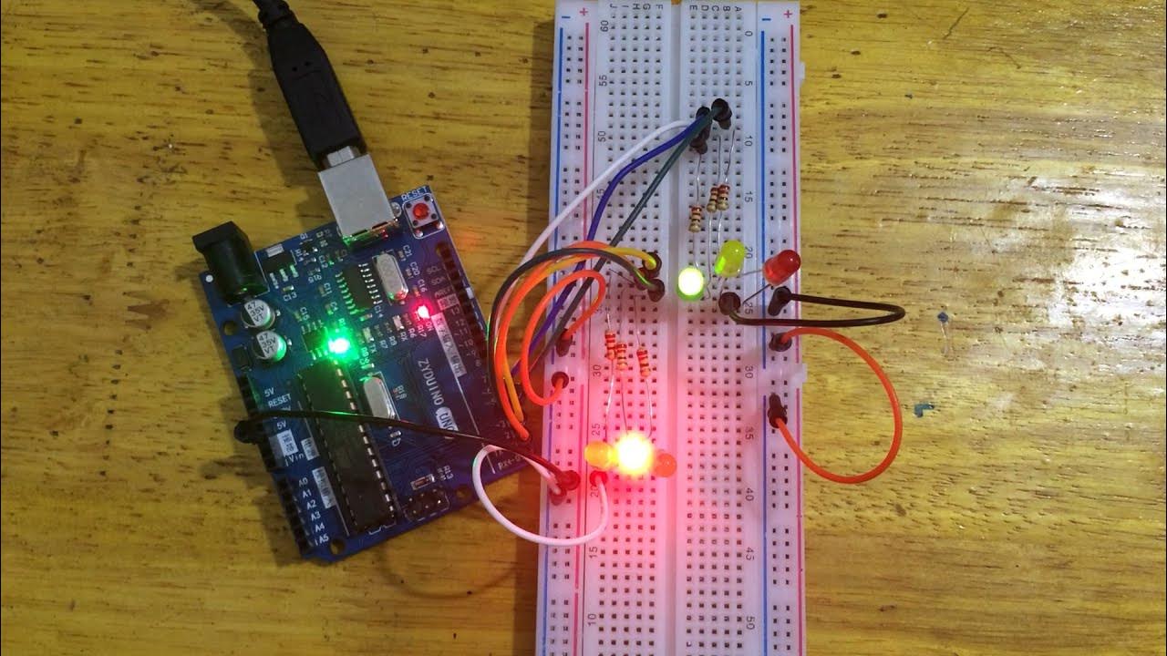 2 Way Traffic Light System using Arduino - YouTube