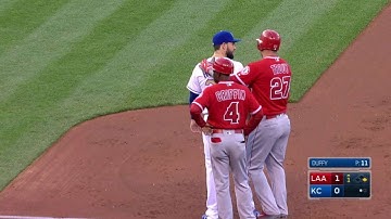 LAA@KC: Trout lines an RBI single to center field