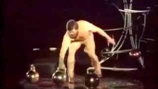 Valentin Dikul - Power Juggling in Circus