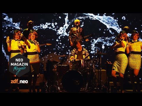 Bilderbuch - Softdrink feat. Dendemann live | NEO MAGAZIN ROYALE mit Jan Böhmermann - ZDFneo