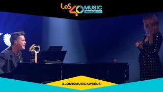 Video thumbnail of "Alejandro Sanz  y Silvia Abascal, el momento más emotivo de LOS40 MUSIC AWARDS"