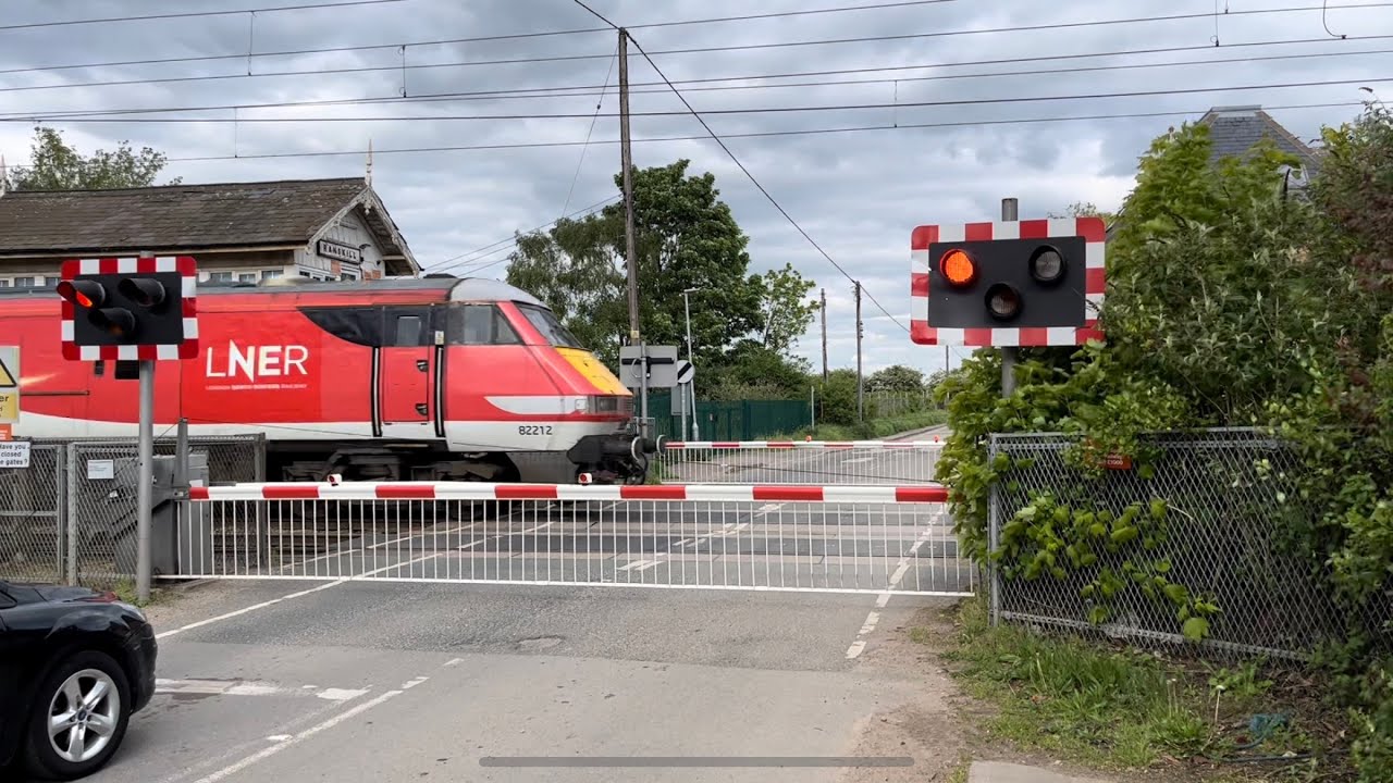 Ranskill level crossing Wednesday 11th May 2022 - YouTube