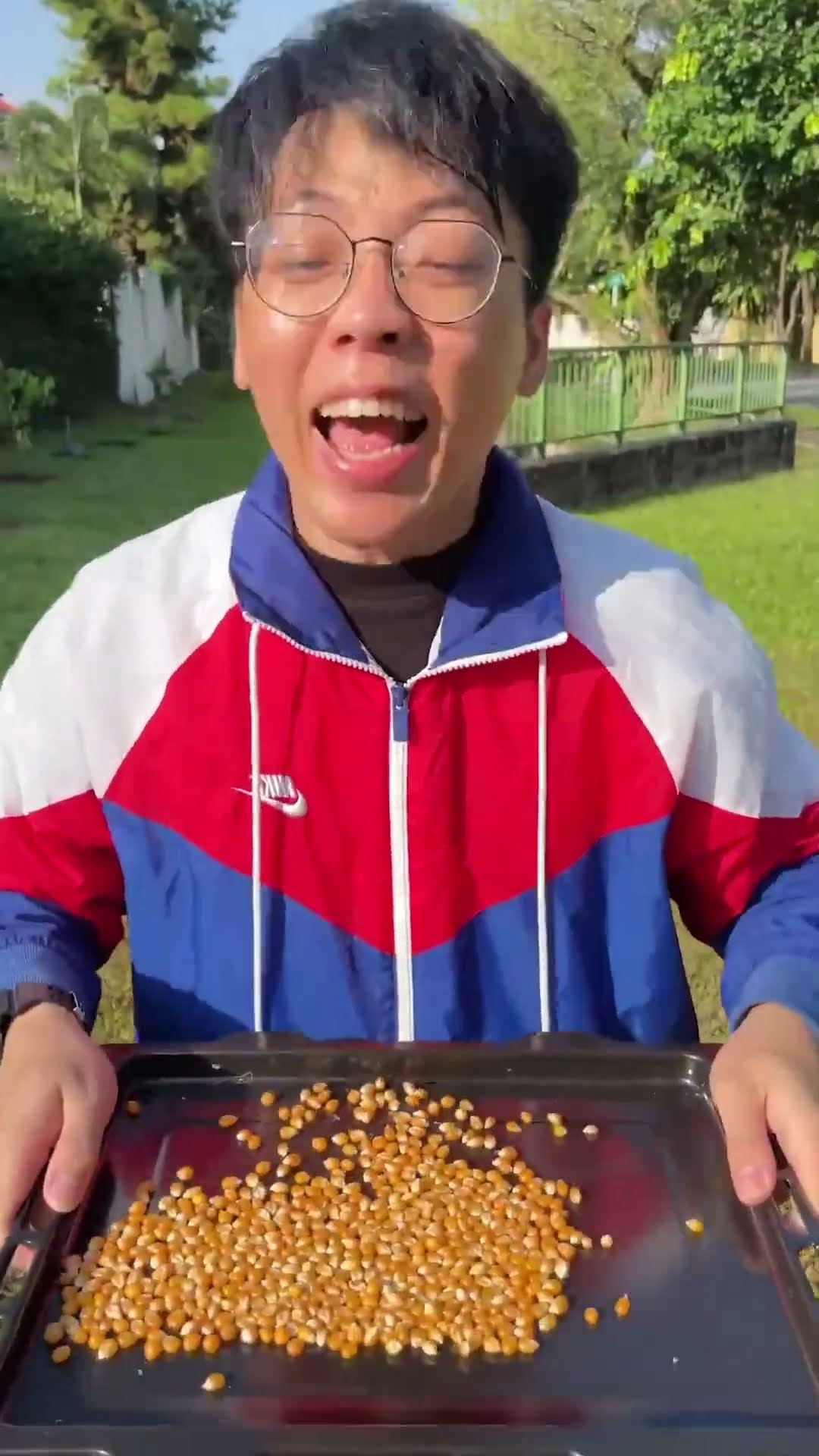 Eating POPCORNS Be Like... #shorts #mingweirocks