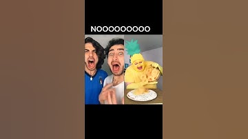 ITALIANS vs PINEAPPLE PIZZA MAN 😂 #shorts