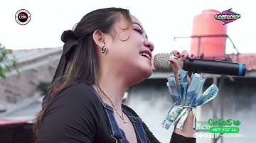 ERIKA SYAULINA - MENJELMA PETIR | LADEGKUY