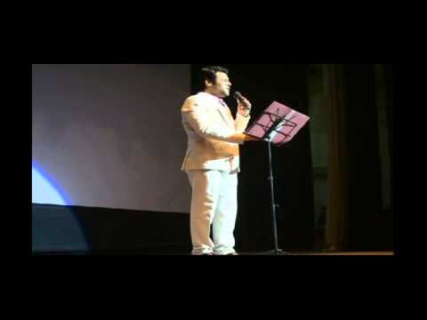 المنشد أحمد بوشهاب فى كورس ع القهوة وناسها