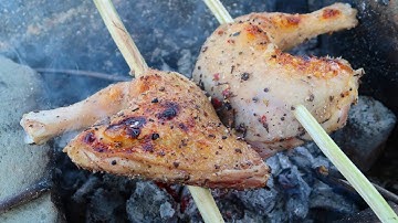 VIỆT VLOGS - ĐÙI GÀ NƯỚNG KHỔNG LỒ VỚI MẮC KHÉN, HẠT DỖI HOA BAN FOOD