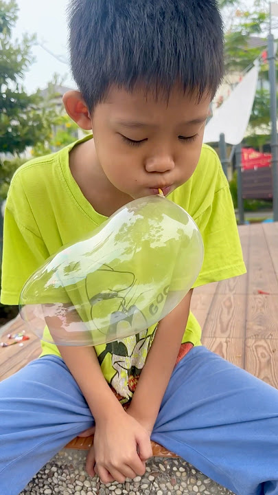 Old school balloon blowing competition ⁉️