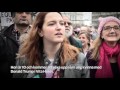 Hundratusentals samlas i protest mot Trump