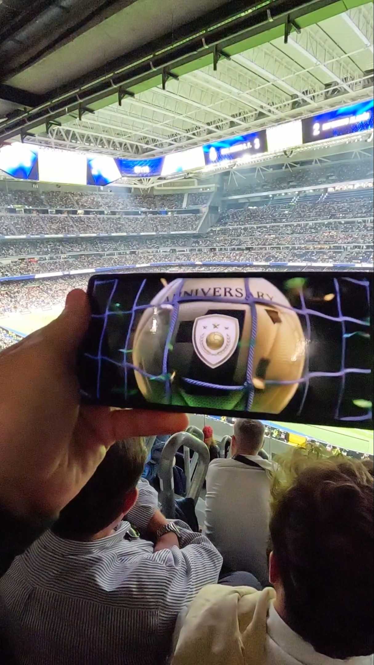 #Reclama ya tus recompensas #Aniversario en #FCMobile #RealMadrid #SantiagoBernabeu #Buffon