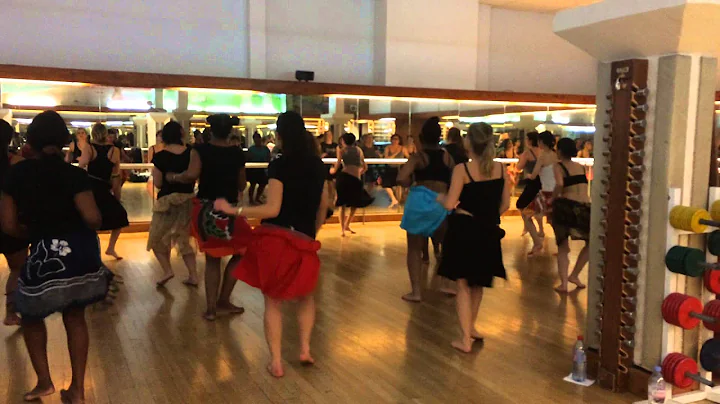 School of Ori Tahiti - Tahia Cambet - Paris 2015 (beginner class extract)