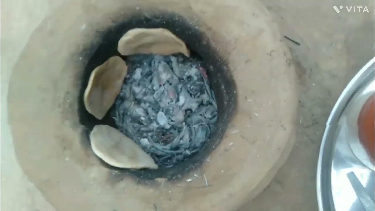 mini Tandoor mein mini tandoori roti.mini tandoor.mini cooking. tandoor