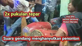 suara gendang yang menghanyutkan penonton kesurupan atau mendem