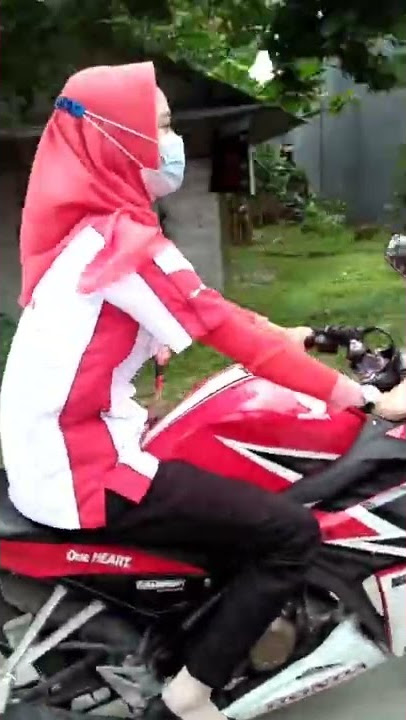 Siapa bilang cewek gak bisa naik motor CBR #cbr150r #sunmori #sunmoricheck