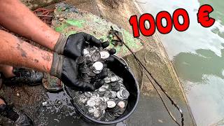 We find a treasure at the bottom of the water: 1 KG of silver!