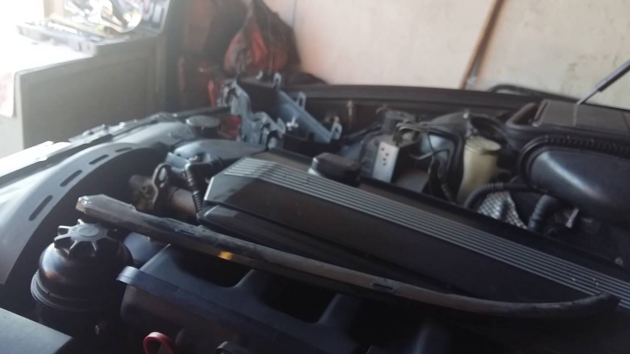 Ремонт моторчика фар на бмв е39 - YouTube