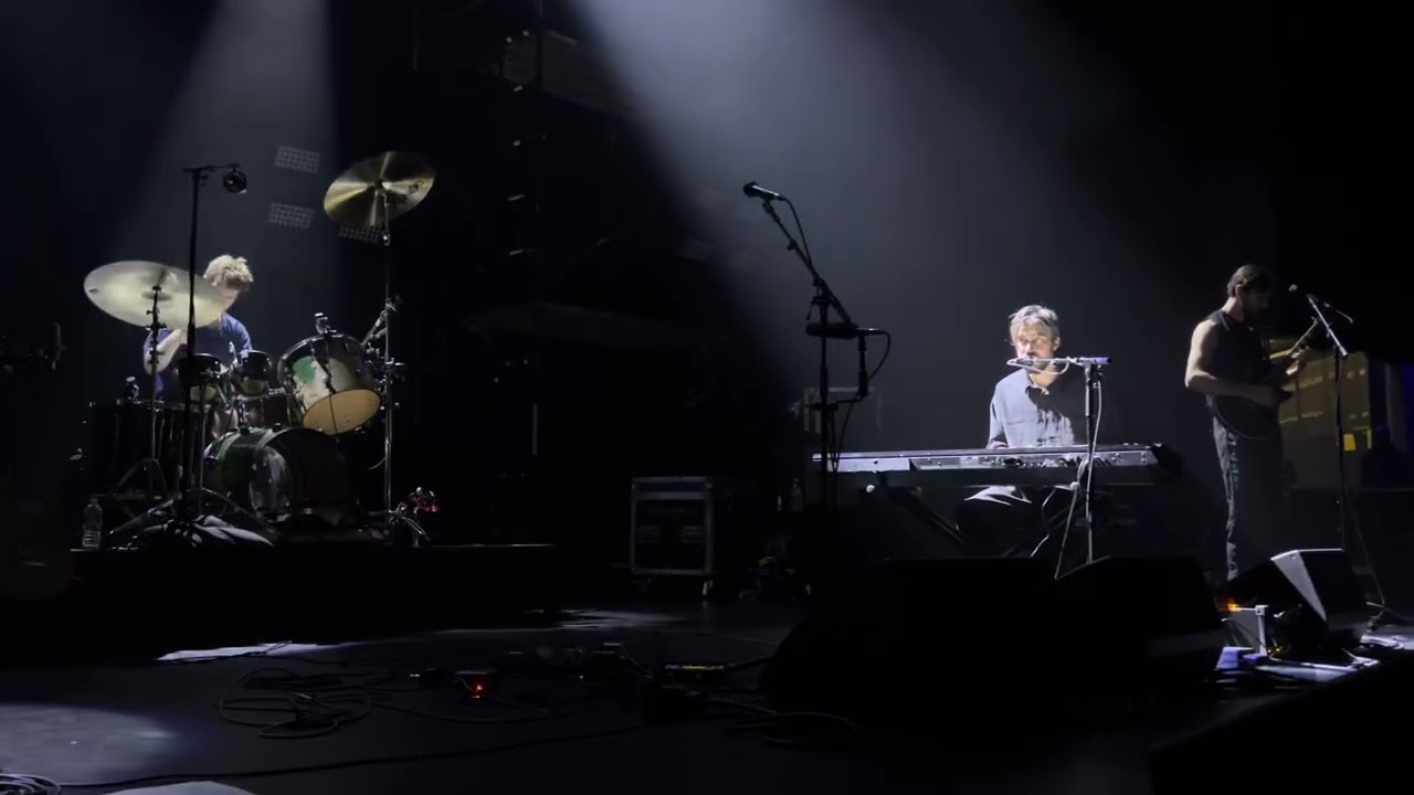 Alex G - Far And Wide (Live at Kings Theatre NY)