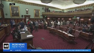 City Council reverses mayor's veto of housing voucher expansion bills